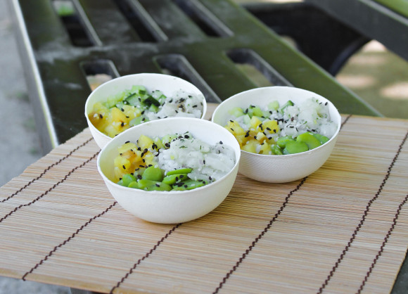 Cabillaud ananas, concombre, riz, sésame et fèves de soja (pokebowl)