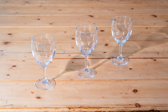 Lot de 36 verres à vin en verre