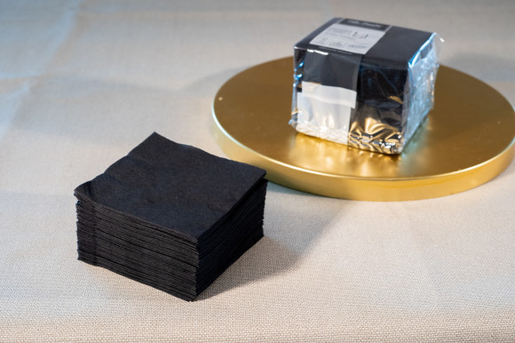 Paquet de 50 petites serviettes cocktail noir