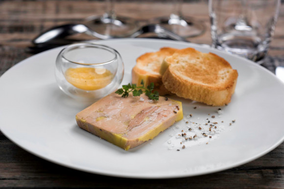 Foie gras, chutney pomme et brioche